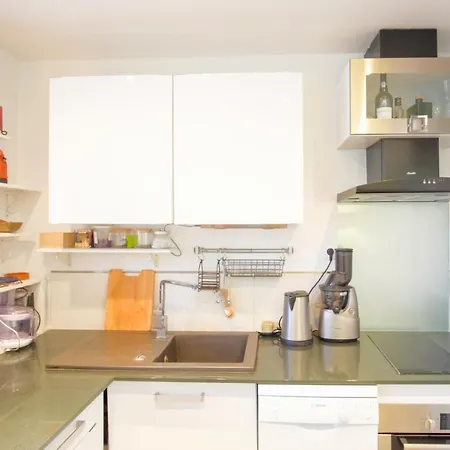 Апартаменты Nice And Bright 45 M With Balcony - Montparnasse