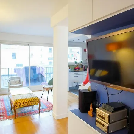 Nice And Bright 45 M With Balcony - Montparnasse * Париж