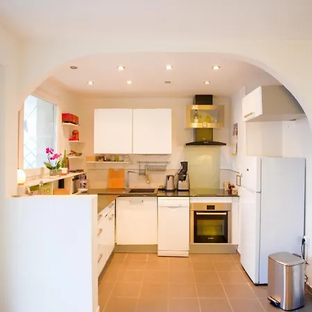 Апартаменты Nice And Bright 45 M With Balcony - Montparnasse Париж